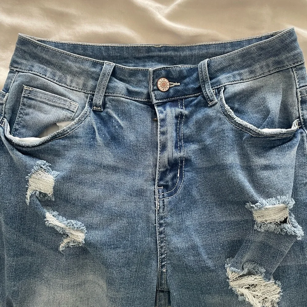 Distressed Denim Frayed Jeans NEW